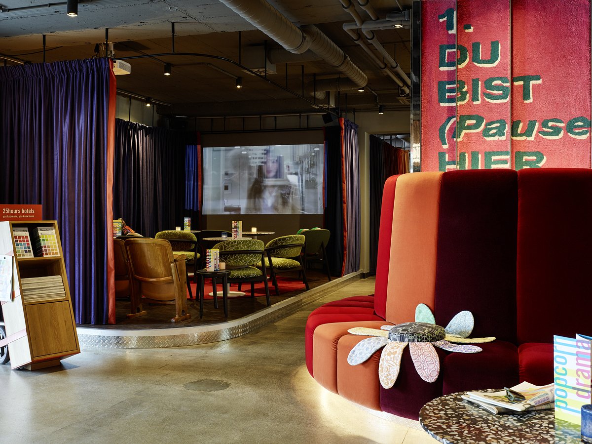25hours Hotel at MuseumsQuartier, Lobby
