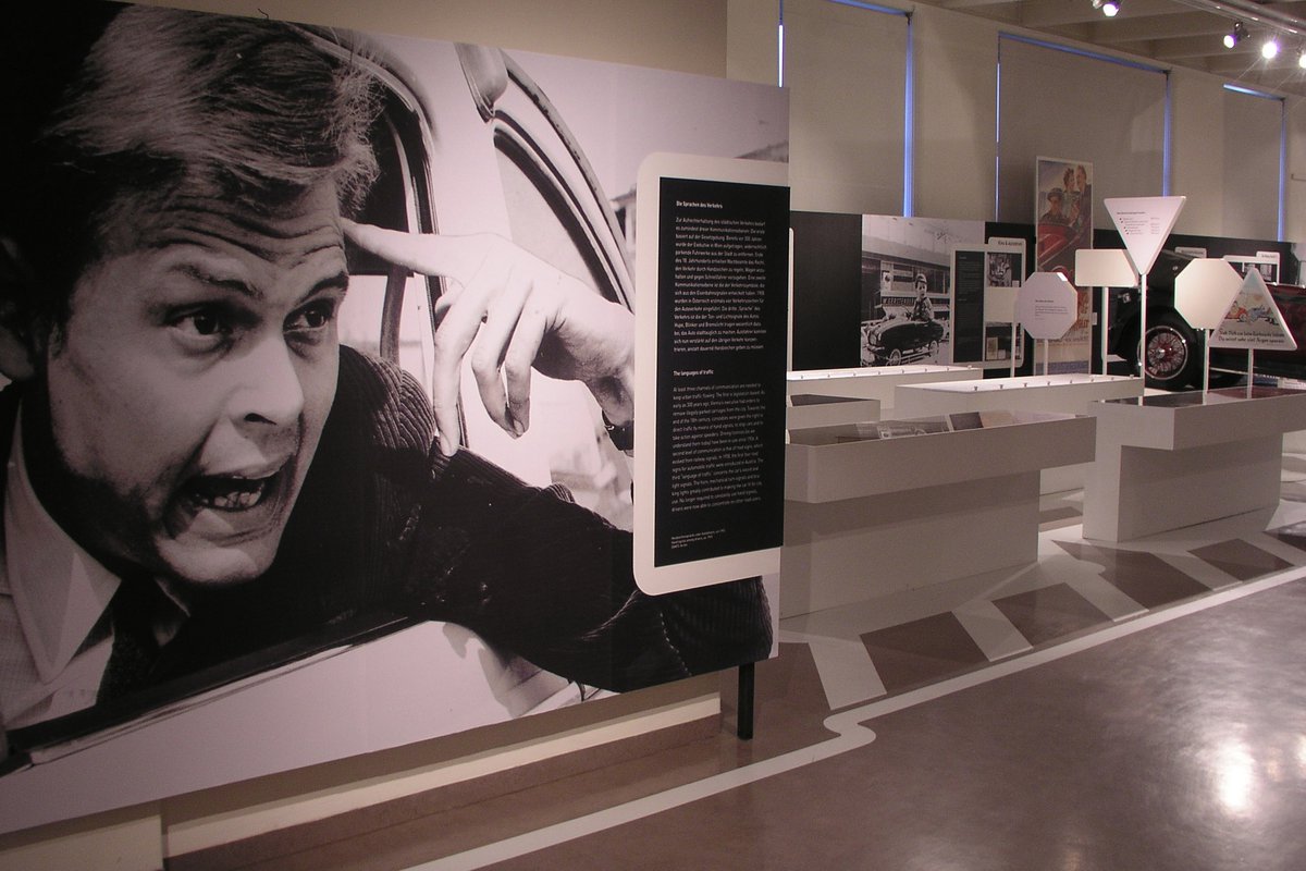 Spurwechsel - Wien lernt Auto fahren - Technisches Museum Wien