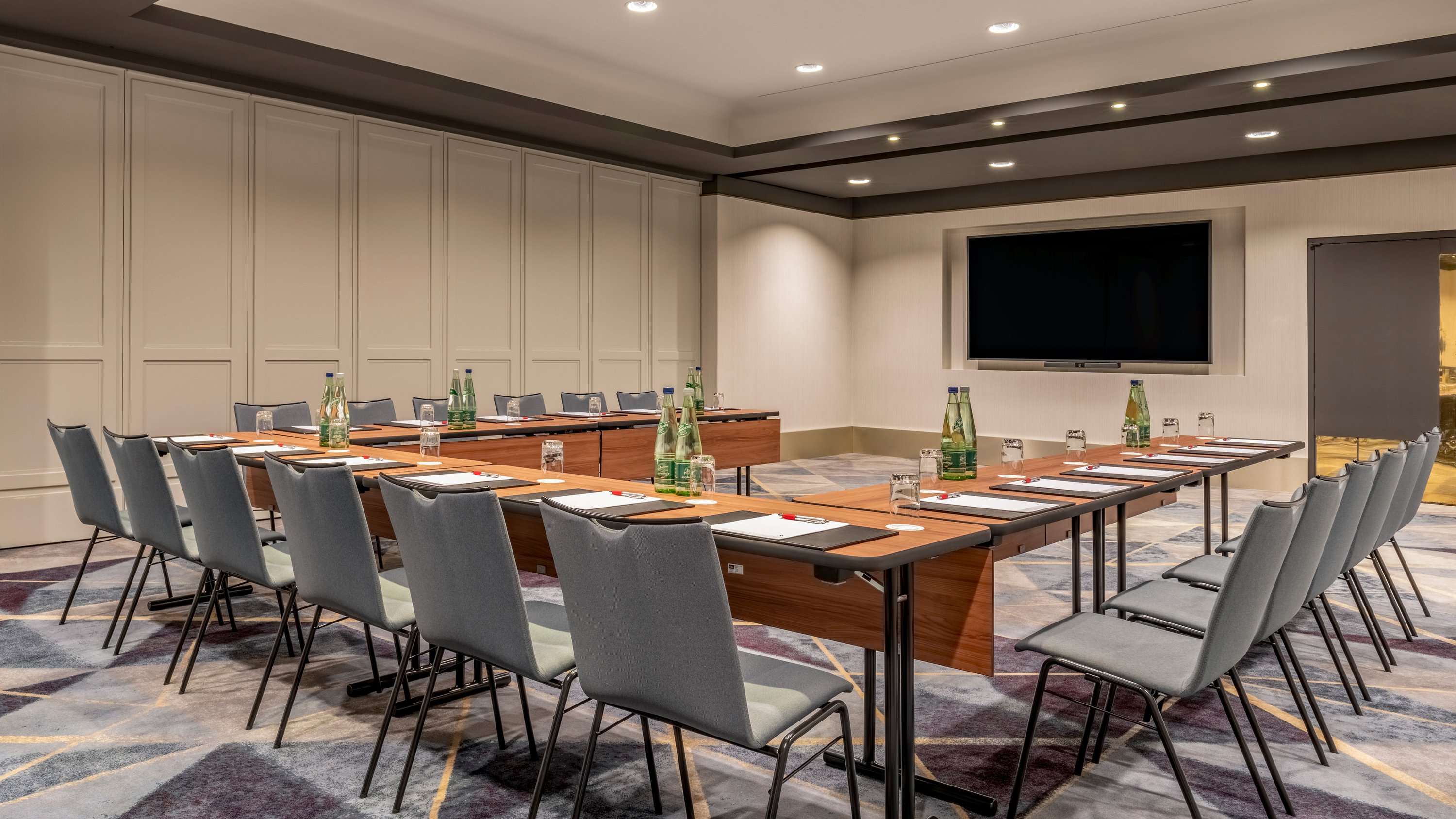 Frankfurt Marriott Hotel BWM Designers Architects frankfurt-marriott-hotel-bwm-designers-architects