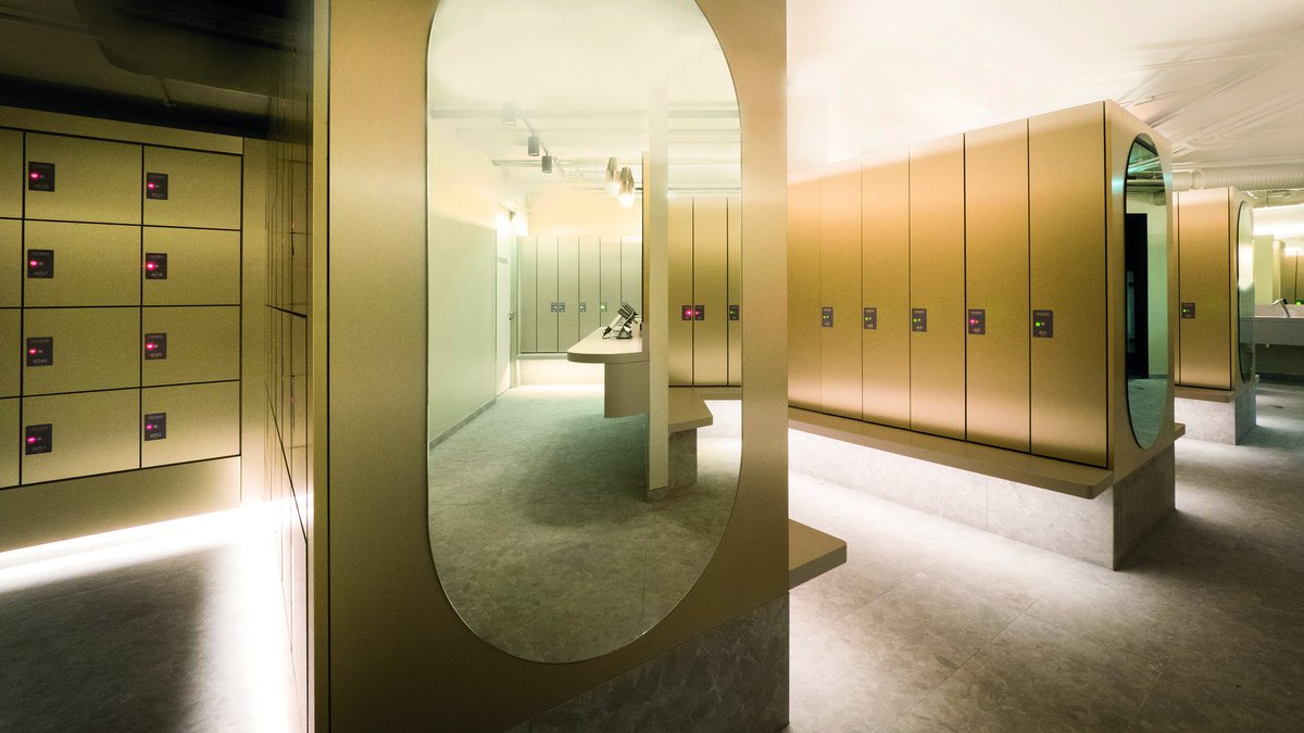 John Harris Hauptbahnhof 1100, The Icon